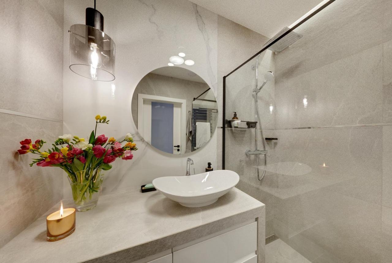 Seven Heaven Apartment คาโตวีตเซ ภายนอก รูปภาพ